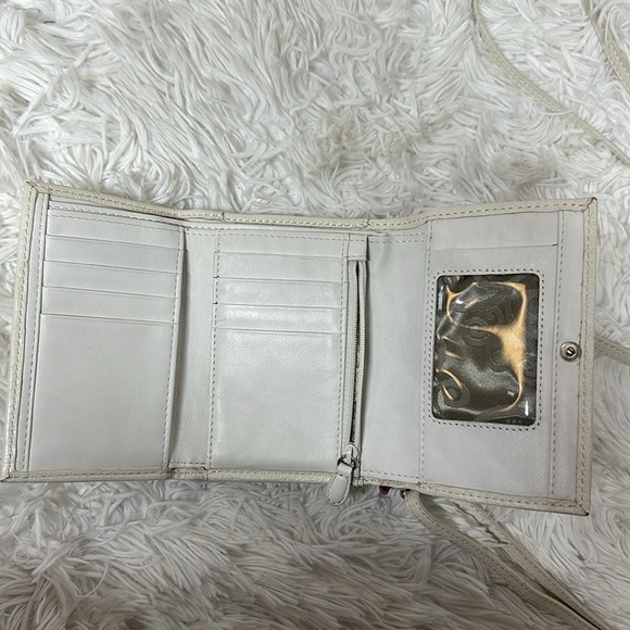 BRIGHTON CROSSBODY LEATHER WALLET W/ STRAP WHITE W/ BLUE RED YELLOW RIBBONS - Picture 4 of 14